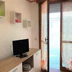 Апартаменти Colorful Flat With Sea View