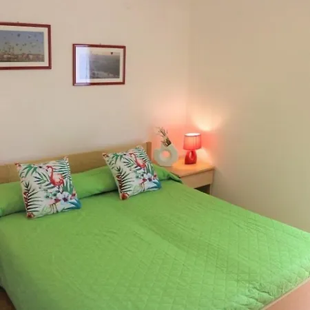 Colorful Flat With Sea View Διαμέρισμα