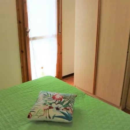 Апартаменти Colorful Flat With Sea View *