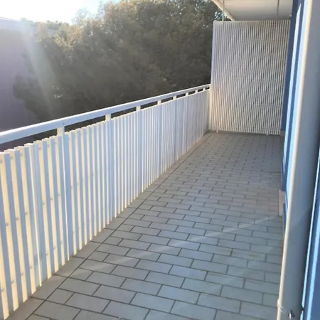 Апартаменти Colorful Flat With Sea View