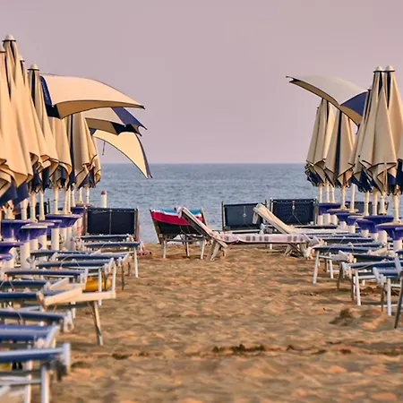 Colorful Flat With Sea View Appartamento Bibione