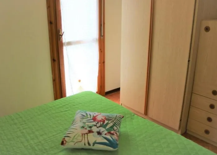 Apartment Colorful Flat With Sea View *