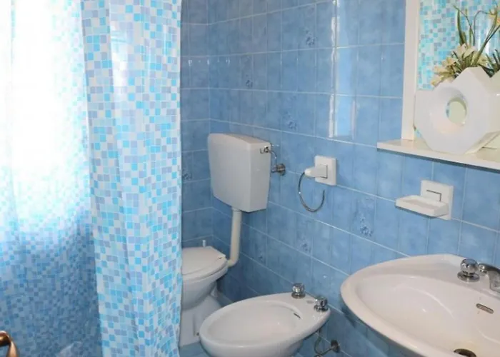 Colorful Flat With Sea View