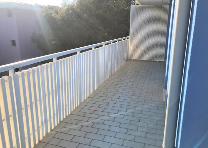 Апартаменти Colorful Flat With Sea View