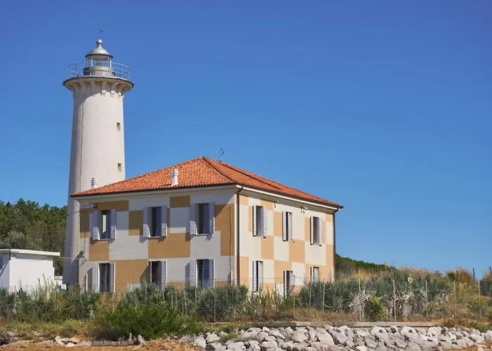 Colorful Flat With Sea View Апартаменти *