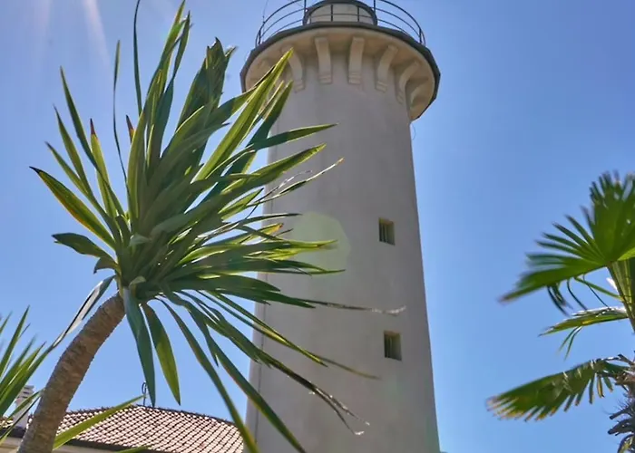 Apartment Colorful Flat With Sea View